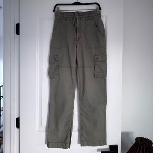 Hollister High-Rise Dad Cargo Pants – Size 4R / W27